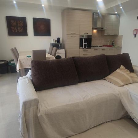 Aquamarine Sea Front Apartments - Third Floor マルサスカーラ エクステリア 写真